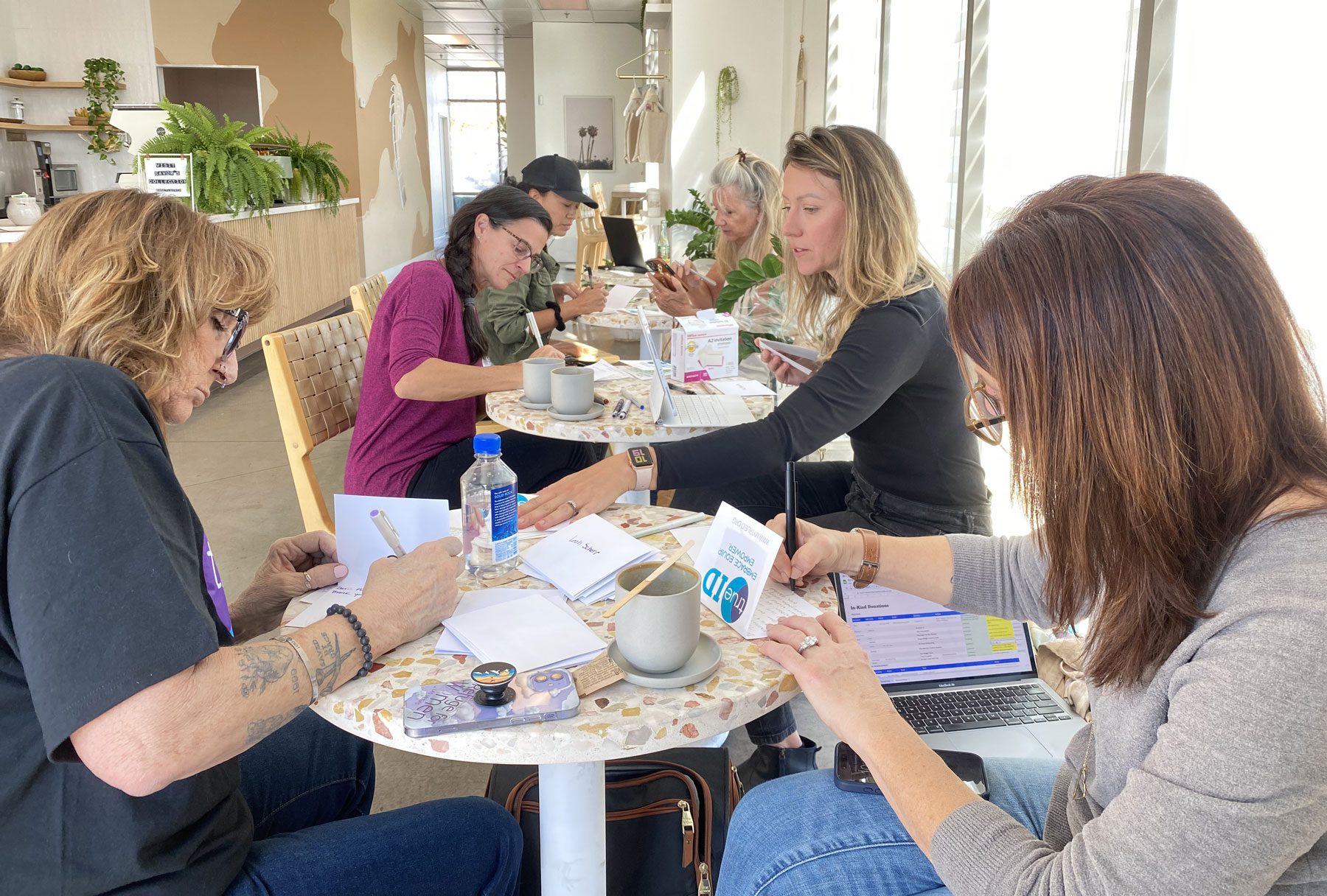 Team-Meeting-at-Savors
